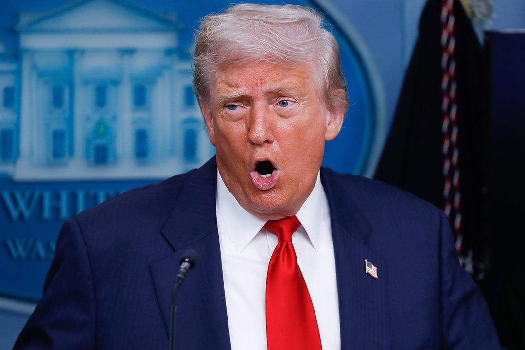 Trump yaptıklarını yaptı! Putin ve röportajdan önce bombayı patlattı: 