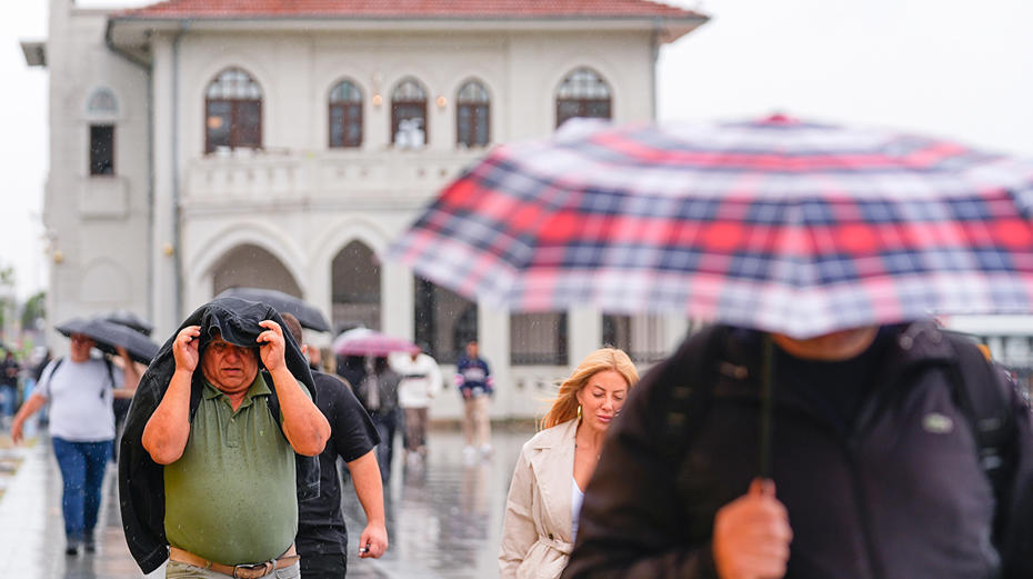 İstanbul ve Çevresine Yoğun Yağmur ve Fırtına Uyarısı Yapıldı